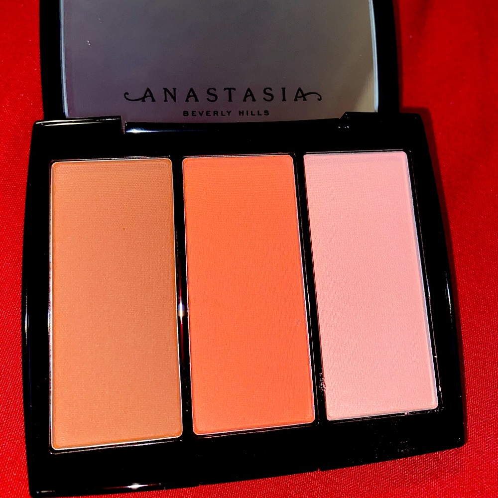 Anastasia Beverly Hills blush trio